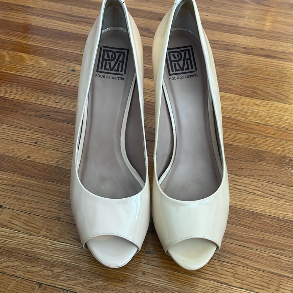 Pour Le Victoire stilettos